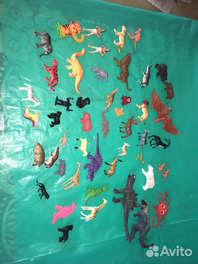 Фигурки зверей и не только