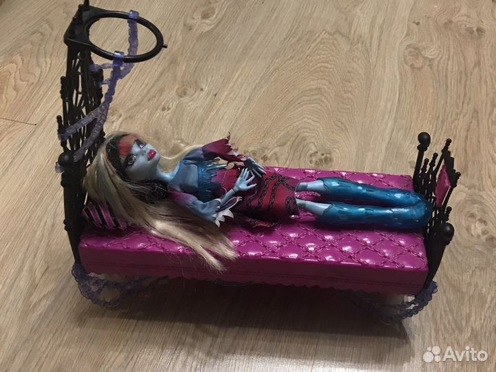 Кровать Monster high