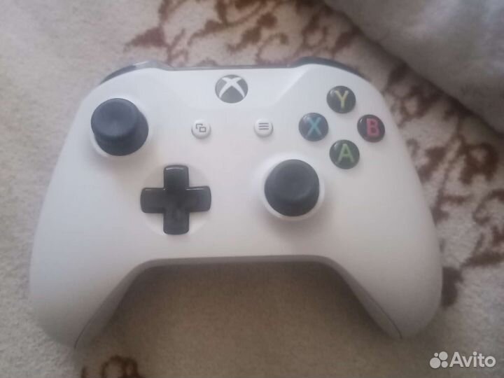 Обмен) Xbox one x с 2 геймпадами и игрой