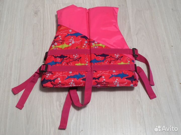 Детский спасательный жилет новый