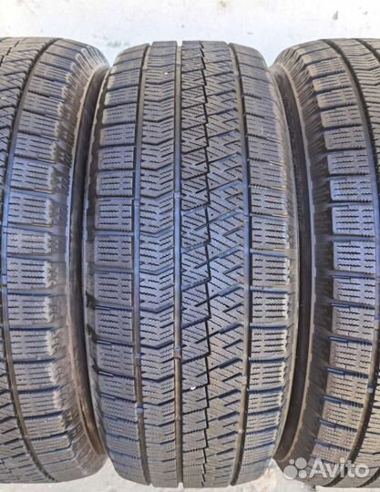 Bridgestone Blizzak VRX 215/60 R16 97V