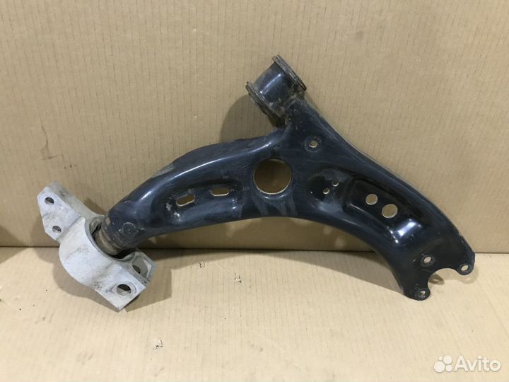 Рычаг передней подвески Skoda Octavia A5