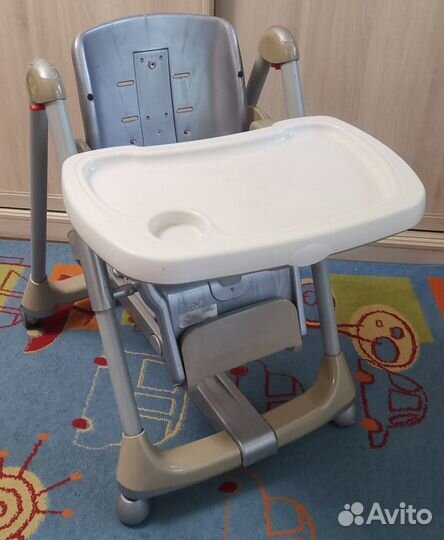 Стульчик для кормления малыша