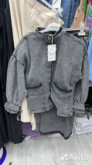 Джинсовый костюм с юбкой женский