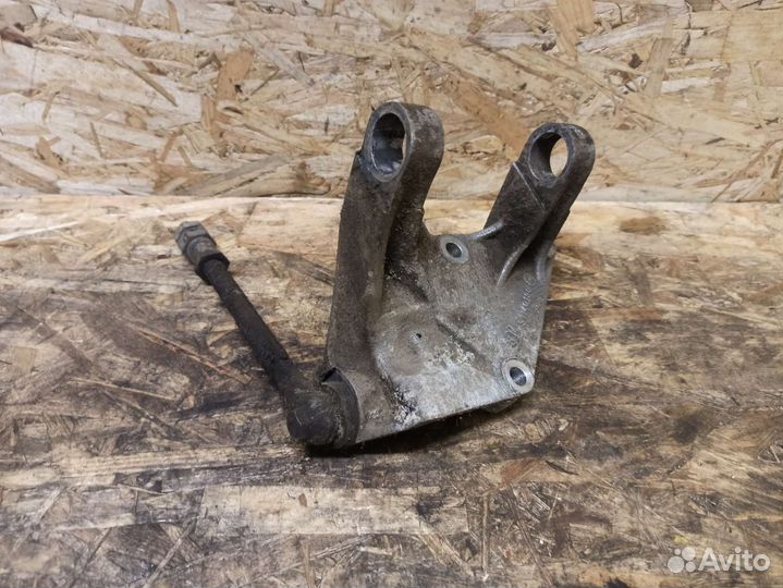 Кронштейн гур Opel Frontera A