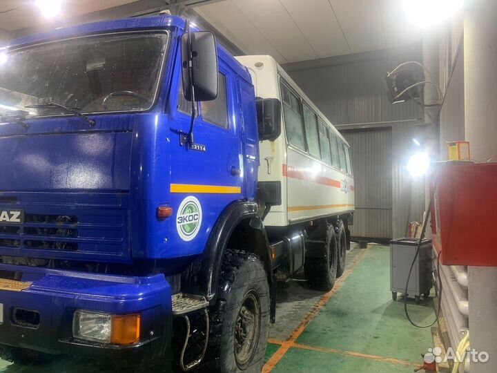 Вахтовый автобус НефАз 4208, 2012