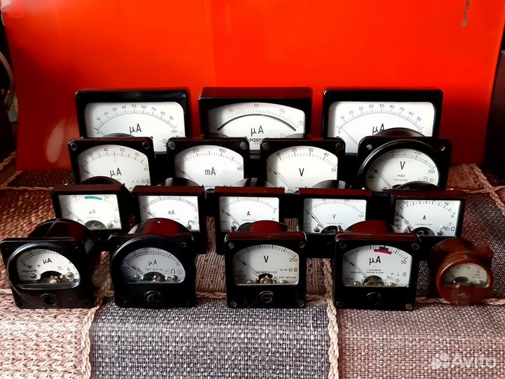 Приборы измерительные стрелочные разные 22шт