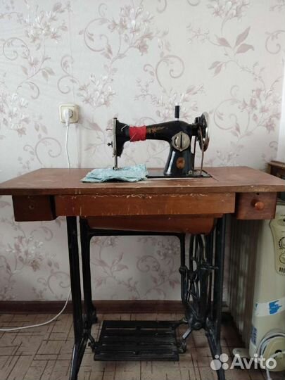 Швейная машина Подольск ножная