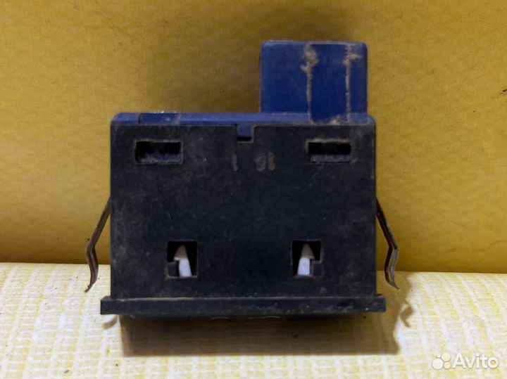 Кнопка открывания багажника BMW 5 e39