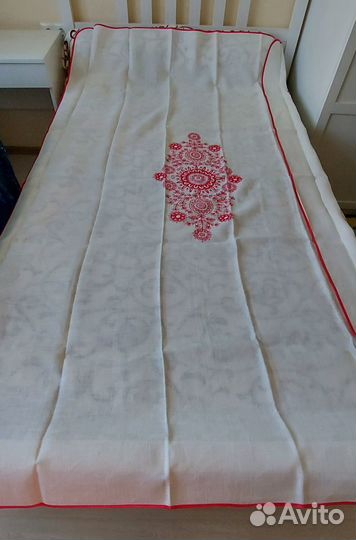 Скатерть льняная с вышивкой 140х220см
