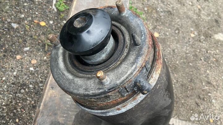 Стойка пневмобалон амортизатор перед Range Rover 3