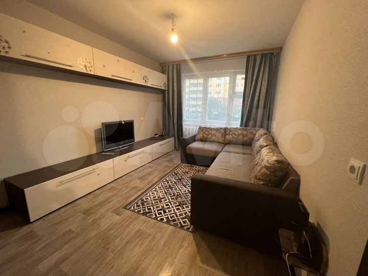 1-к. квартира, 36 м², 1/10 эт.