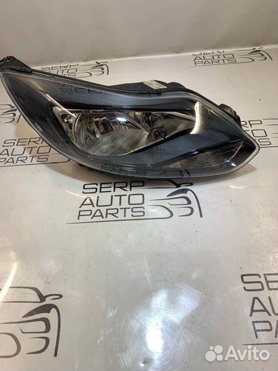 Фара передняя правая Ford Focus 3 CB8 1.6L duratec