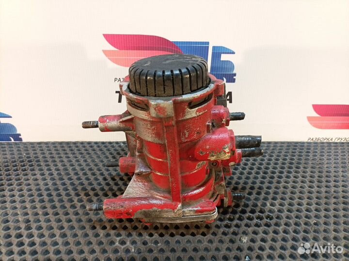 Кран управления тормозами прицепа