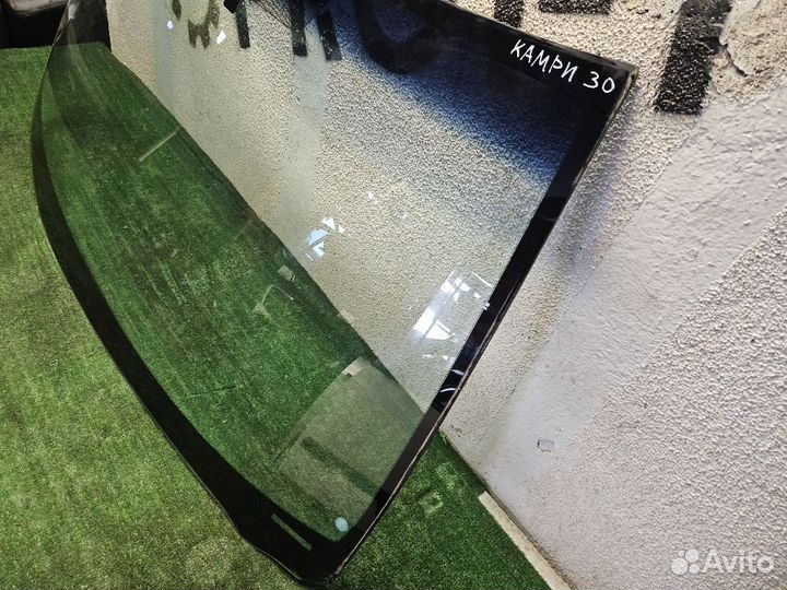 Стекло лобовое на Camry 30