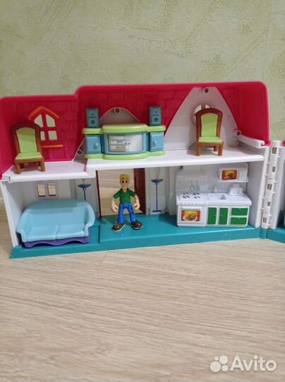Кукольный домик с мебелью