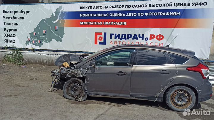 Стекло двери передней левой Ford Focus 3 1742302