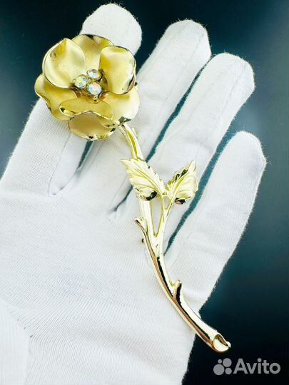 Винтажная брошь Чехословакия цветок