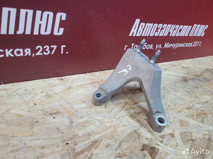 Кронштейн кпп Renault Logan