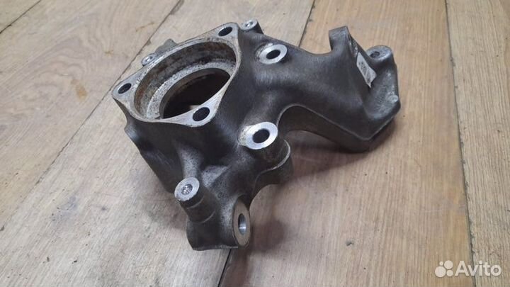 Кулак задний левый Volkswagen Tiguan 2 2.0 CZP