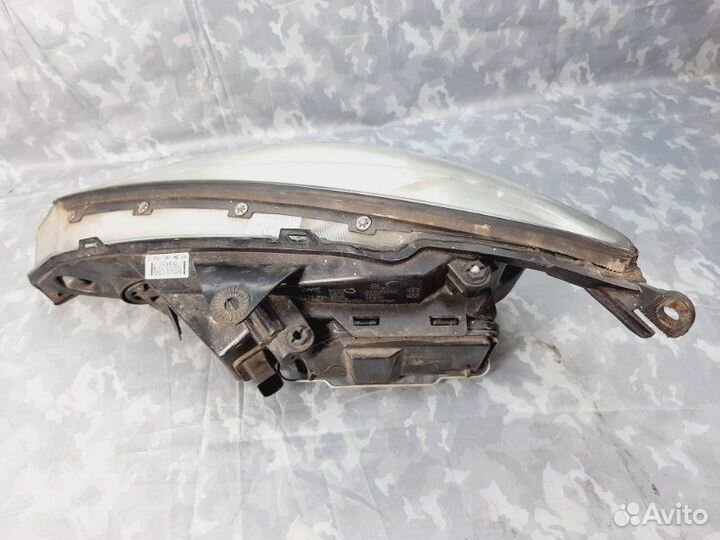 Фара передняя правая Ford Focus 1998-2004