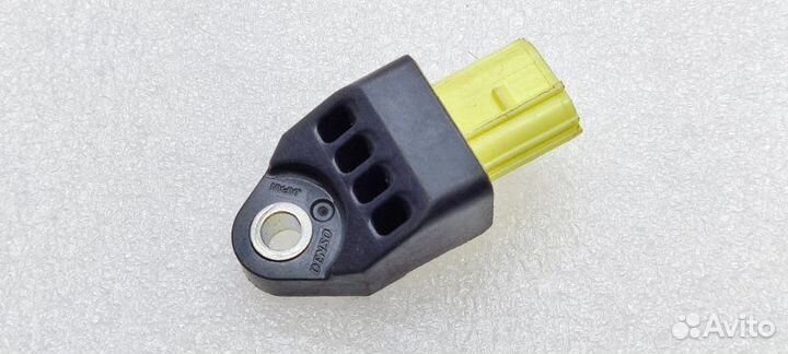 Датчик удара Toyota Rav4 XA40 3zrfe 2015