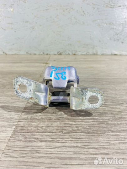 Петля двери зад прав низ mazda 6 GH 2.0 MT лифтбек