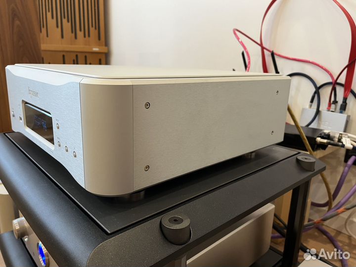 Топовый цап-стример Esoteric N-01XD 220в