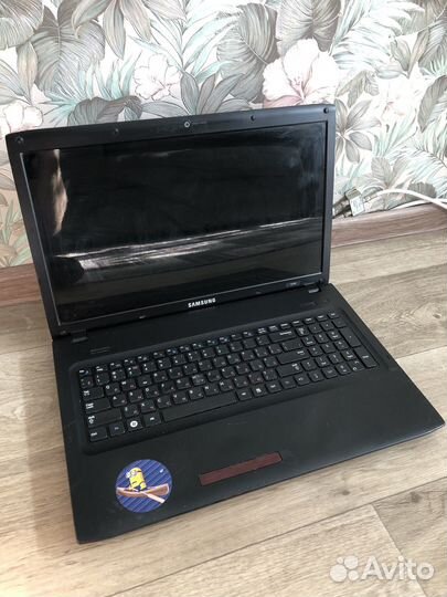 Ноутбук Samsung 17дюйм Core i7 8ядер/6GB озу/1 Tb