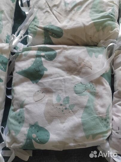 Бортики подушки в кроватку