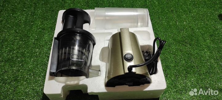 Соковыжималка шнековая redmond RJ-930S