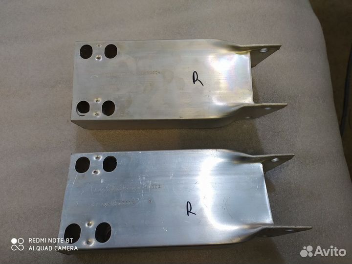 Кронштейн усилителя бампера Mercedes Benz C w205