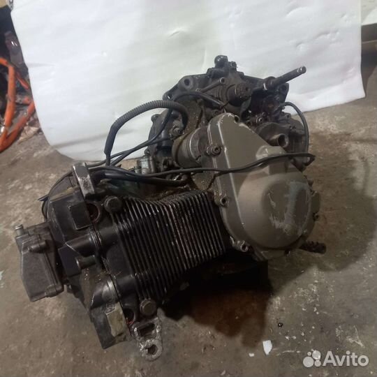 Двигатель Suzuki RF400 в разборе