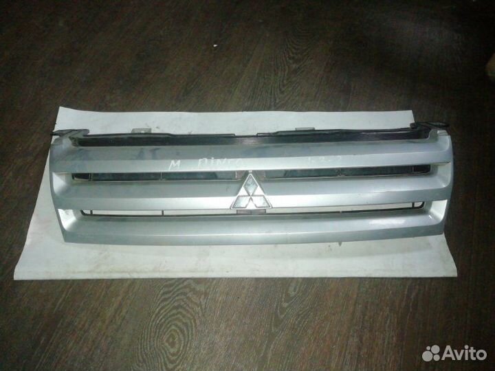 Решетка радиатора передняя Mitsubishi Dingo CQ1A