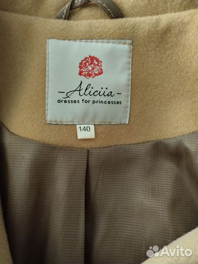 Пальто для девочки 140