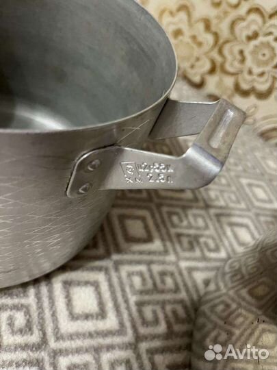 Посуда СССР разная (кастрюли, тарелки, миски)