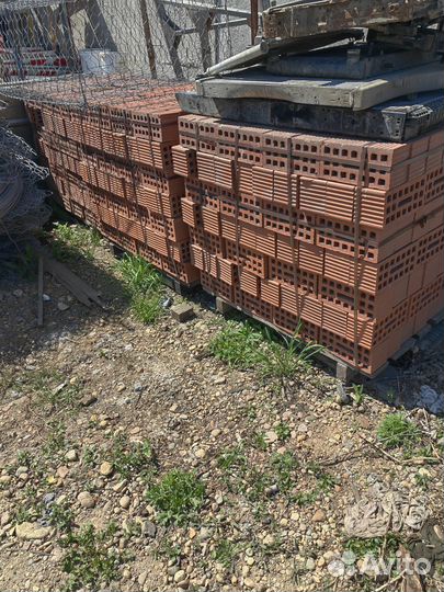 Кирпич красный