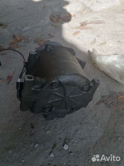 Компрессор кондиционера Mitsubishi Outlander I