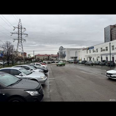 Машиноместо, > 30 м²