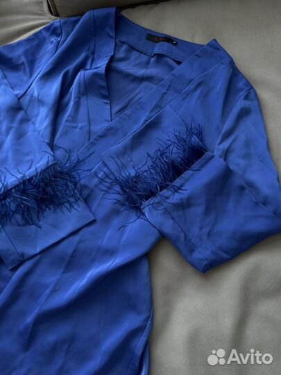 Атласный брючный костюм