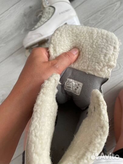 Коньки фигурные женские