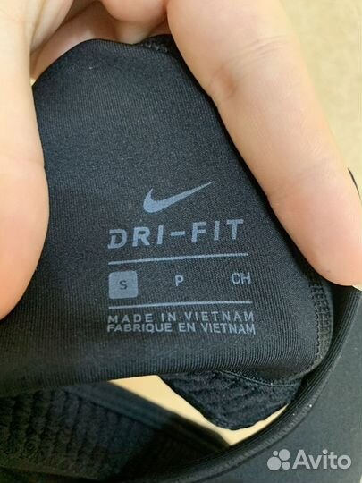 Спортивный топ бра nike Dri-FIT Swoosh