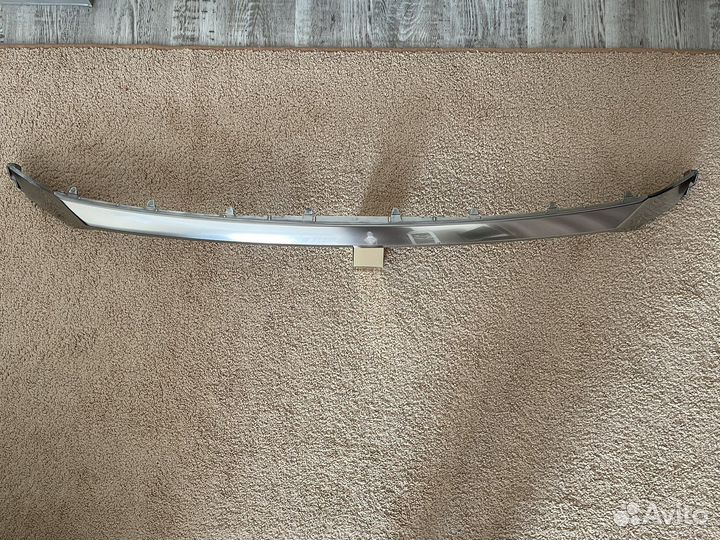 Молдинг решетки радиатора