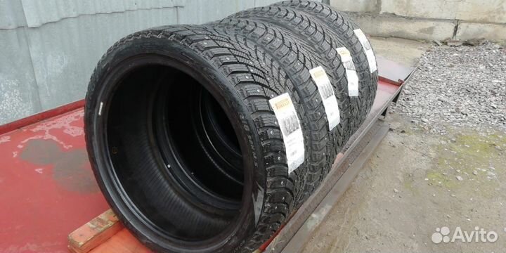 Pirelli Winter Ice Zero 245/40 R19 99V