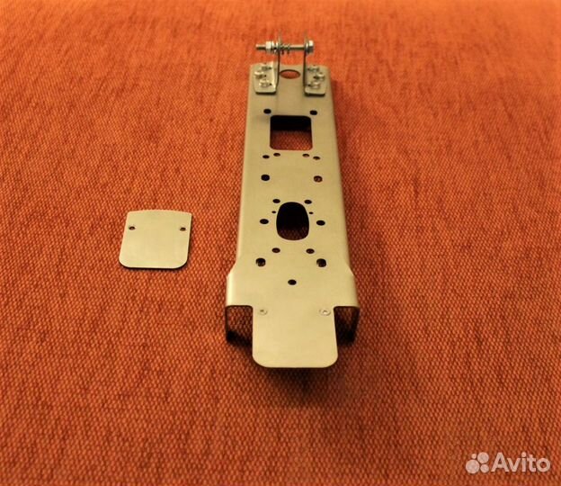 Пластина крепления датчика эхолота Lowrance Garmin