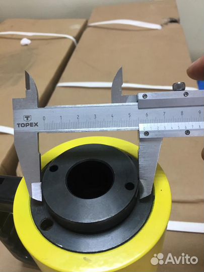 Домкрат цилиндр с полым штоком 20 тонн 982010
