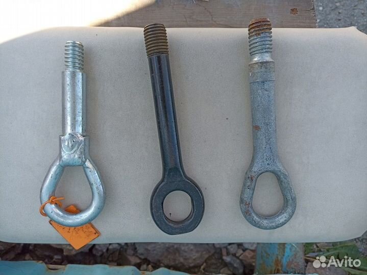 Буксировочный крюк