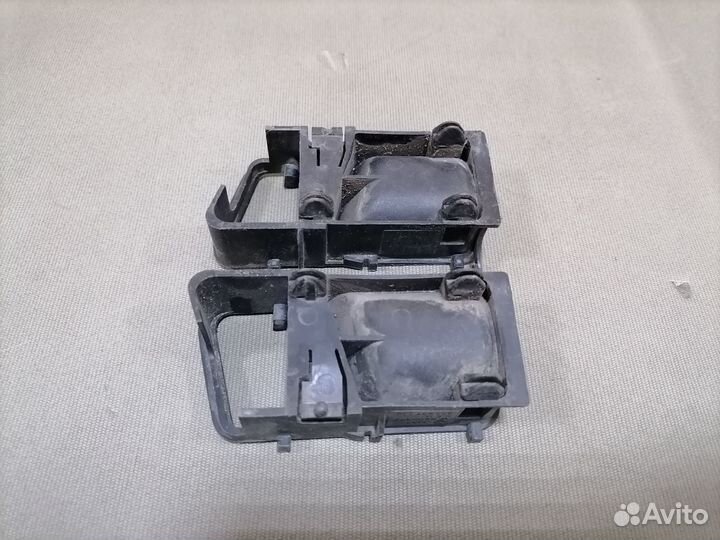 Кронштейн ручки VW Passat (B3) 1988-1993