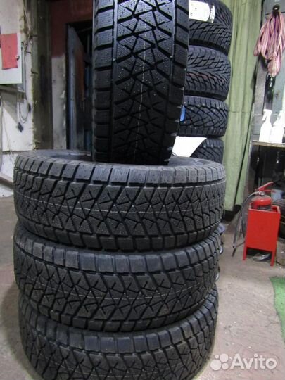 Bridgestone Blizzak DM-V2 275/50 R20 113R