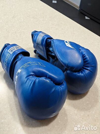 Боксерские перчатки 8oz